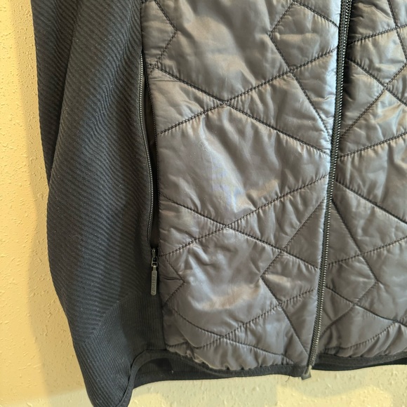 Athleta Lightweight Layering Vest - Picture 8 of 10